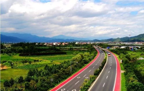 中國絕美彩色公路大盤點 特色各異，驚艷四方，隧道奇觀更添魅力